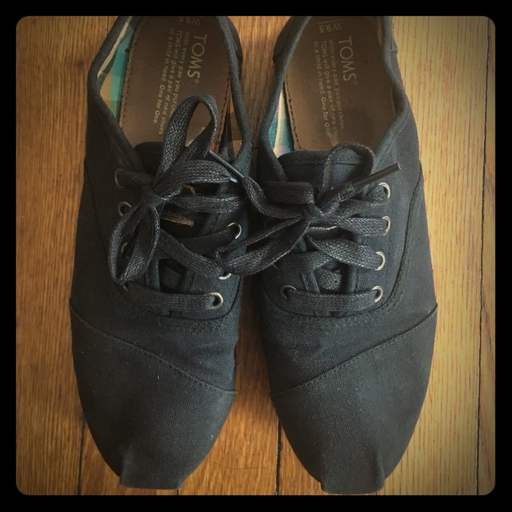 TOMS canvas shoe